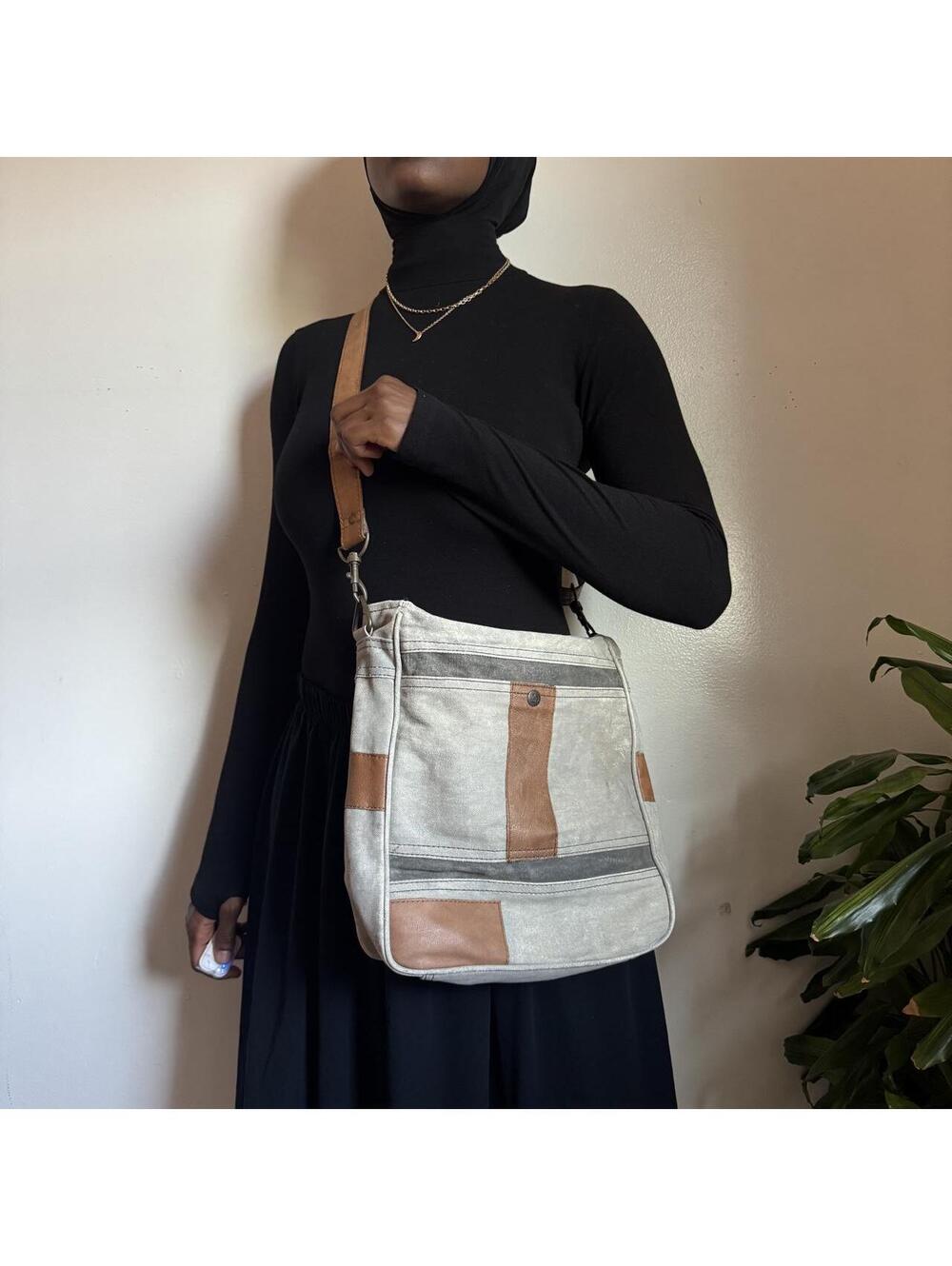 Mona B Canvas Crossbody Messenger Bag Beige Tan Colorblock Boho Utility - Picture 2 of 7